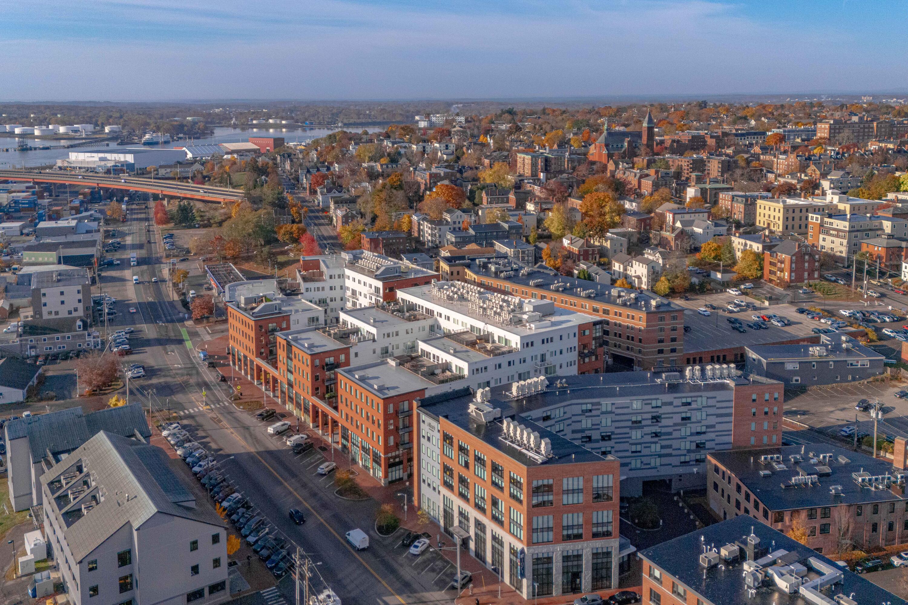 383 Commercial Street, 305