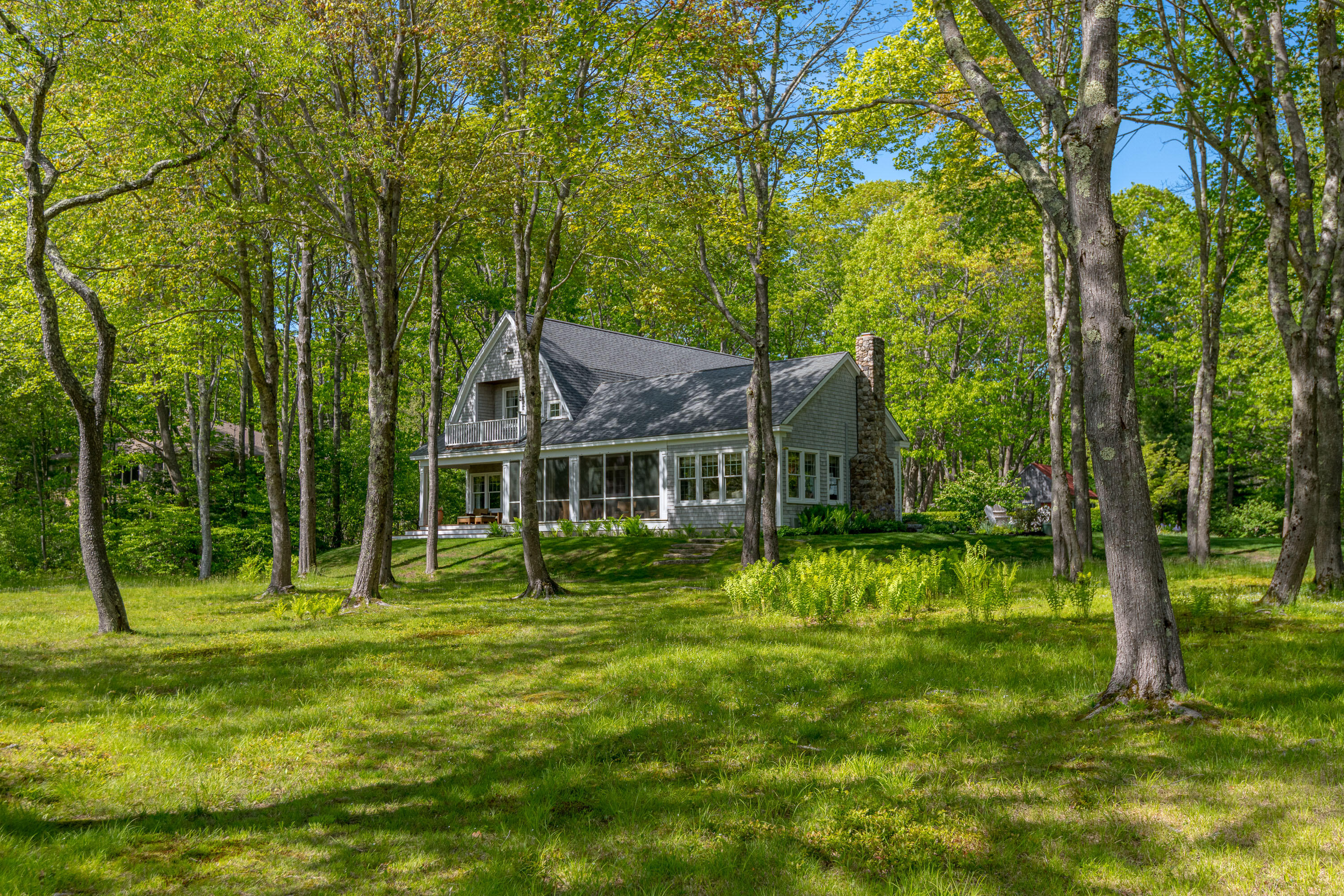 4 Shore Road