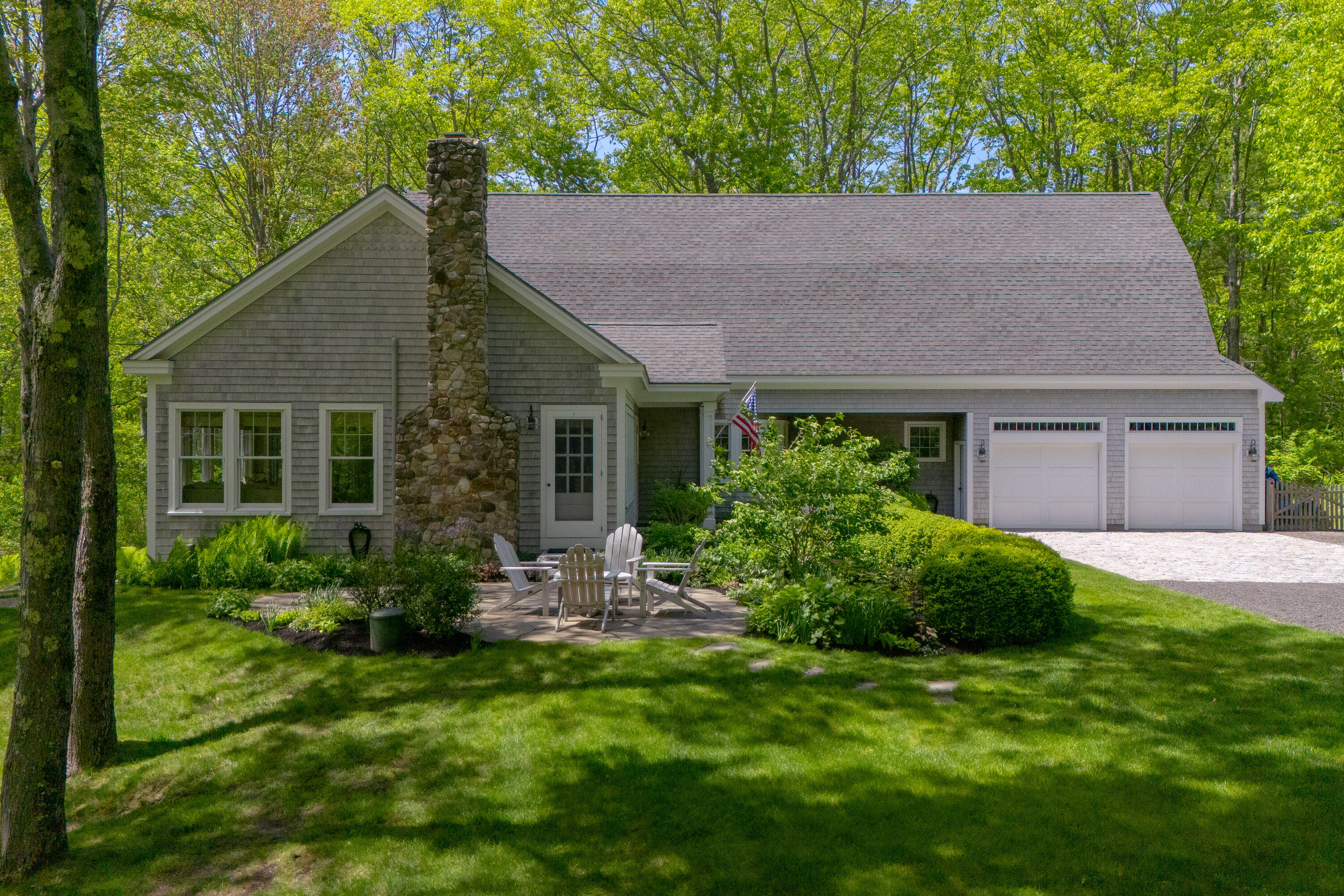 4 Shore Road