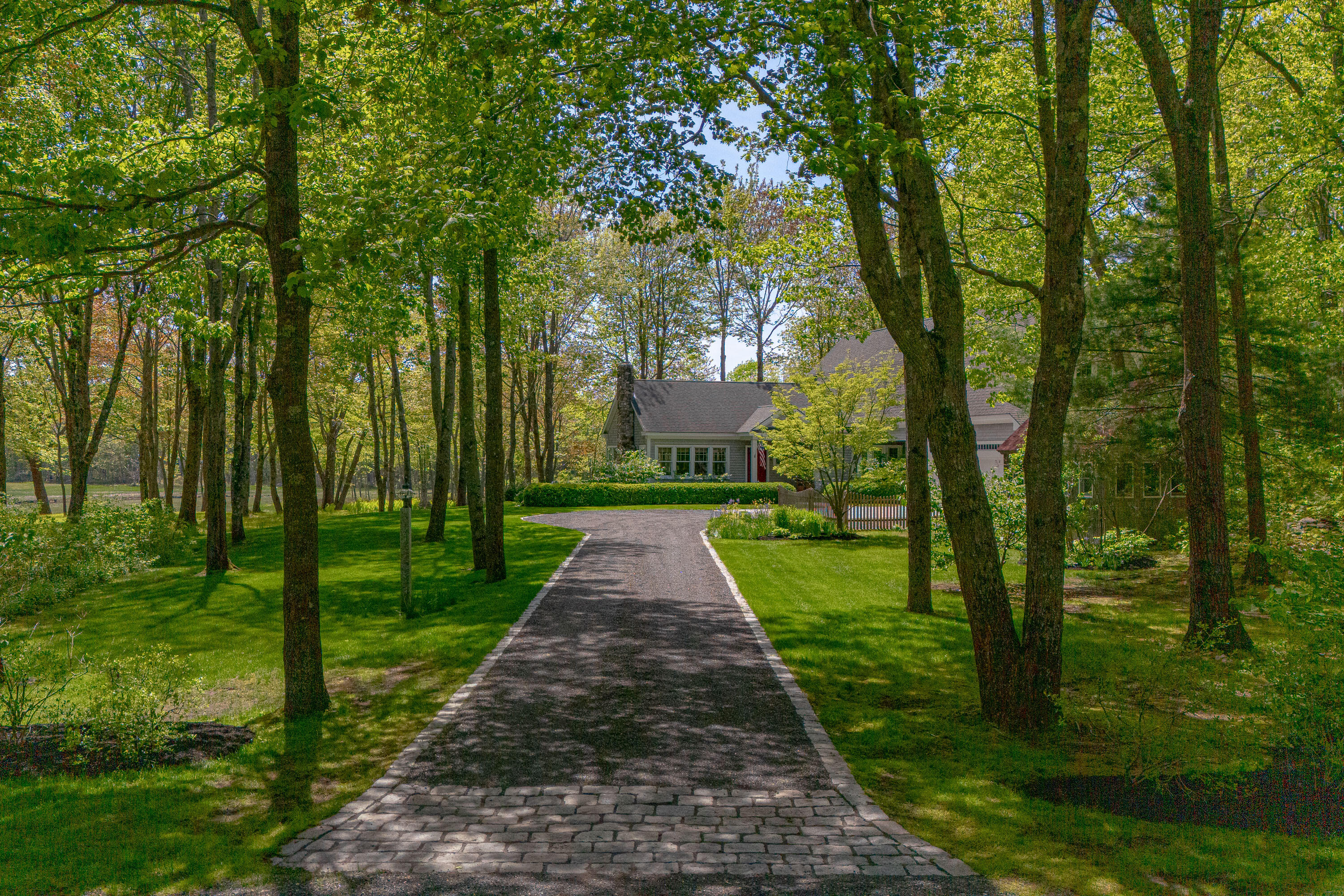 4 Shore Road