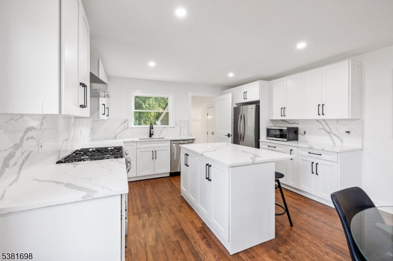15 Lackawanna Ave