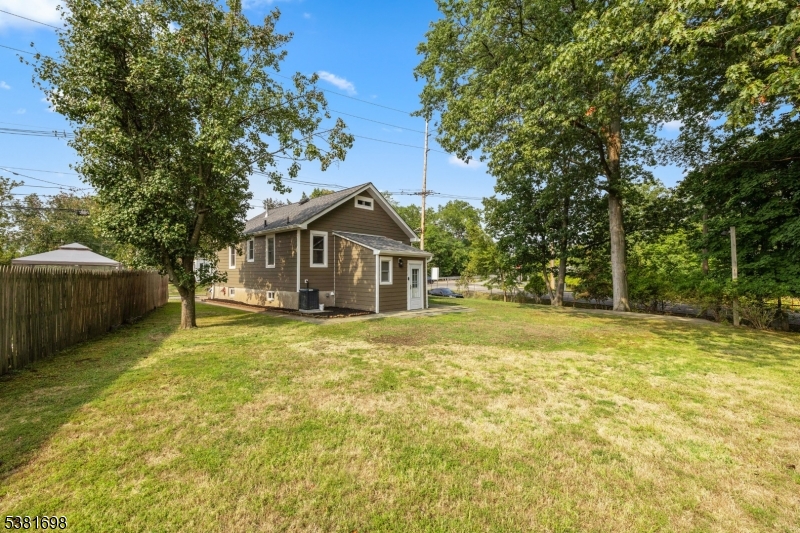 15 Lackawanna Ave