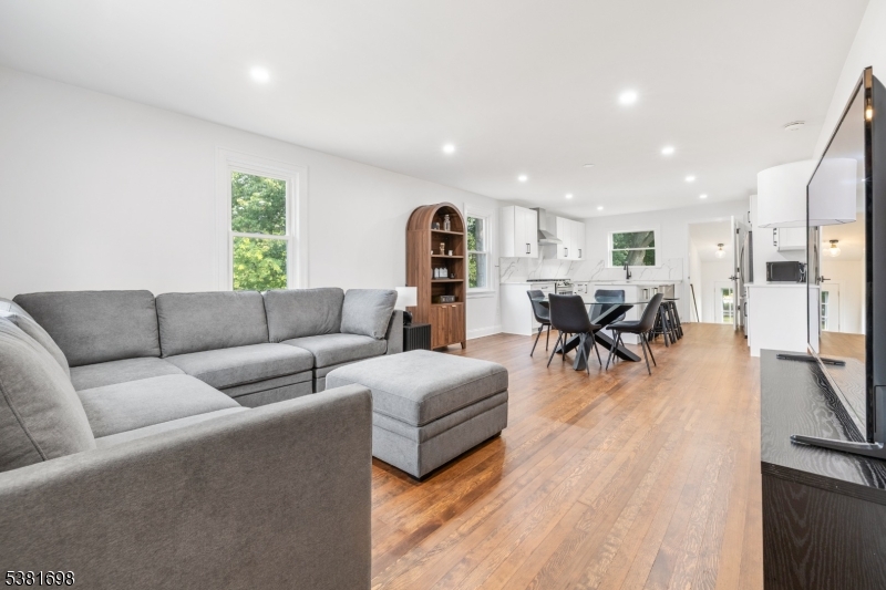 15 Lackawanna Ave