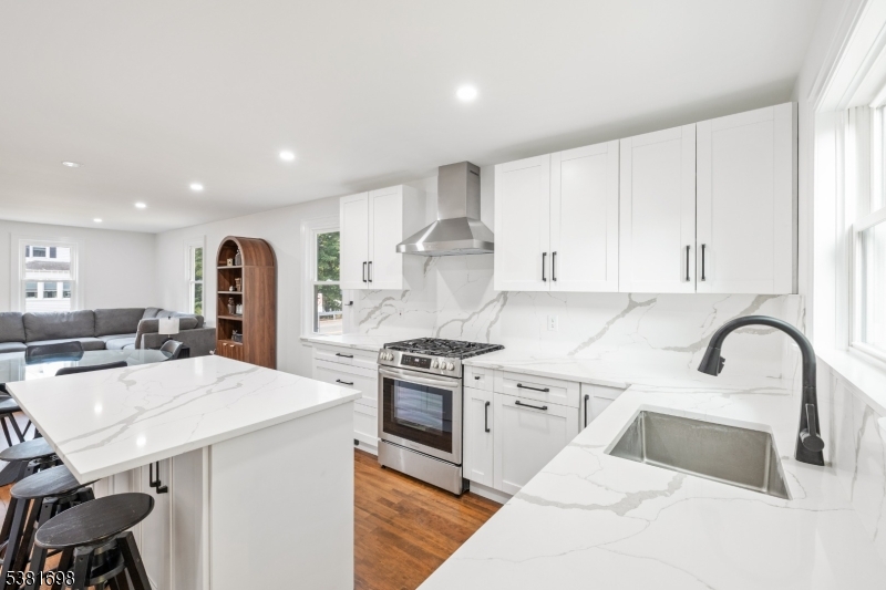 15 Lackawanna Ave