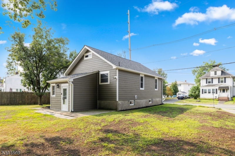 15 Lackawanna Ave