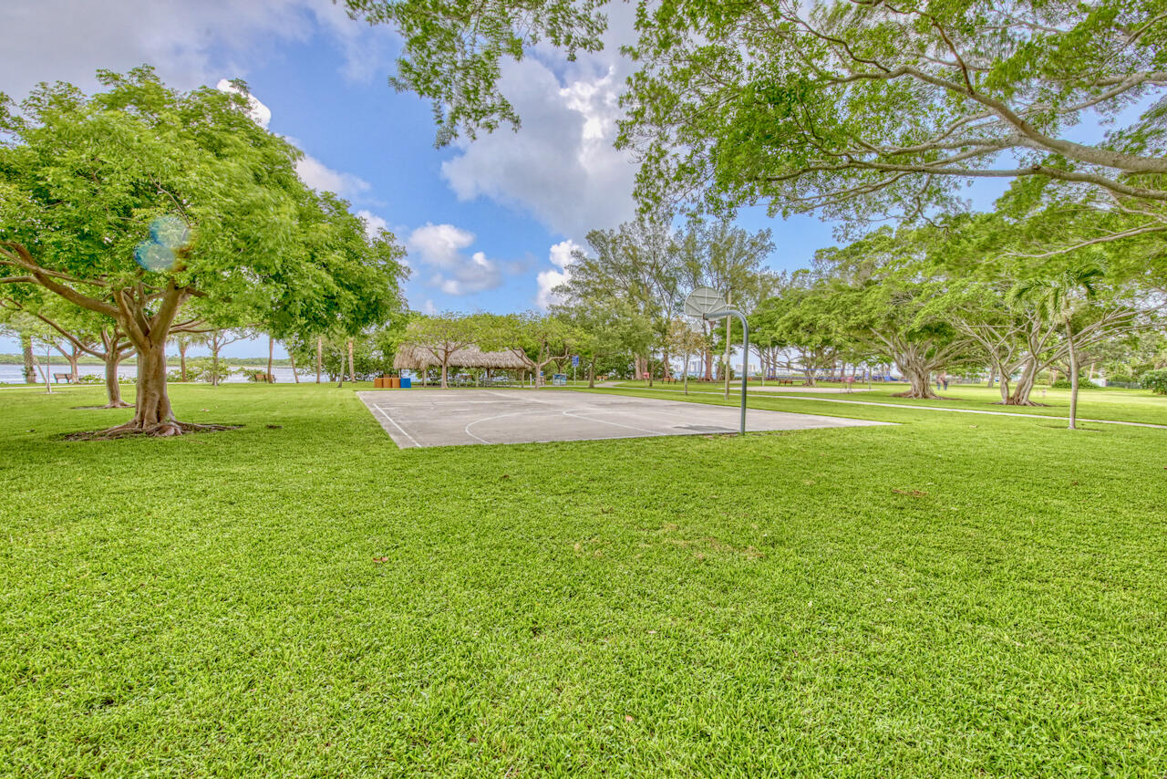 137 Cruiser Road S