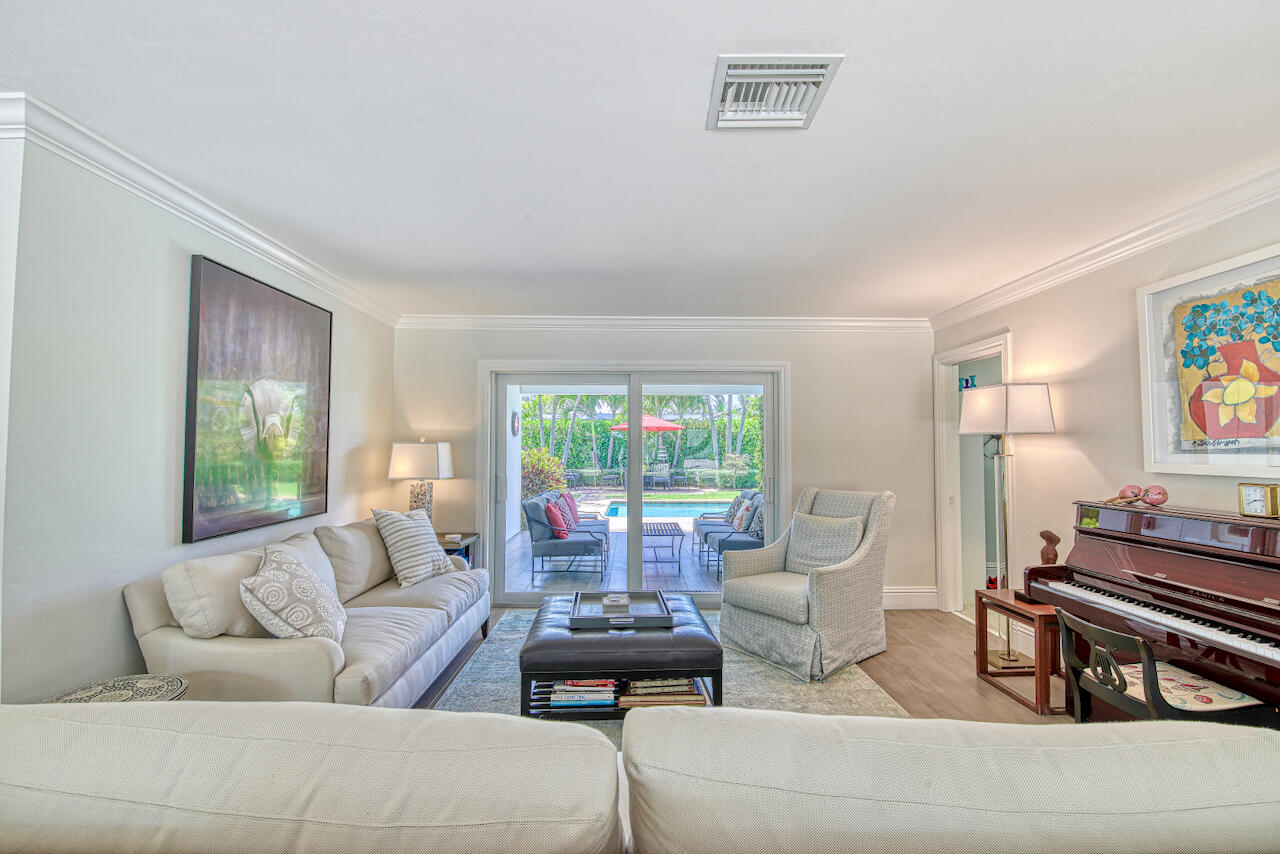 137 Cruiser Road S