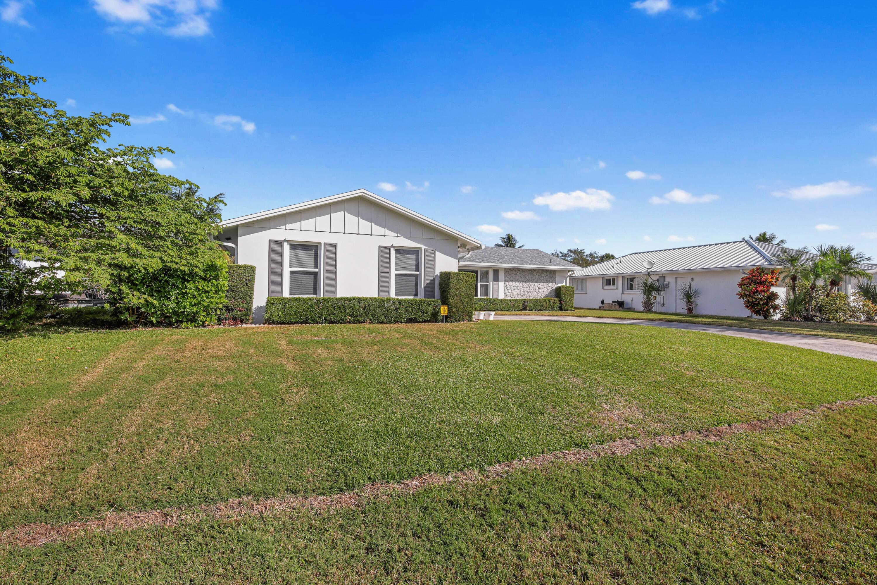 3833 Dogwood Avenue