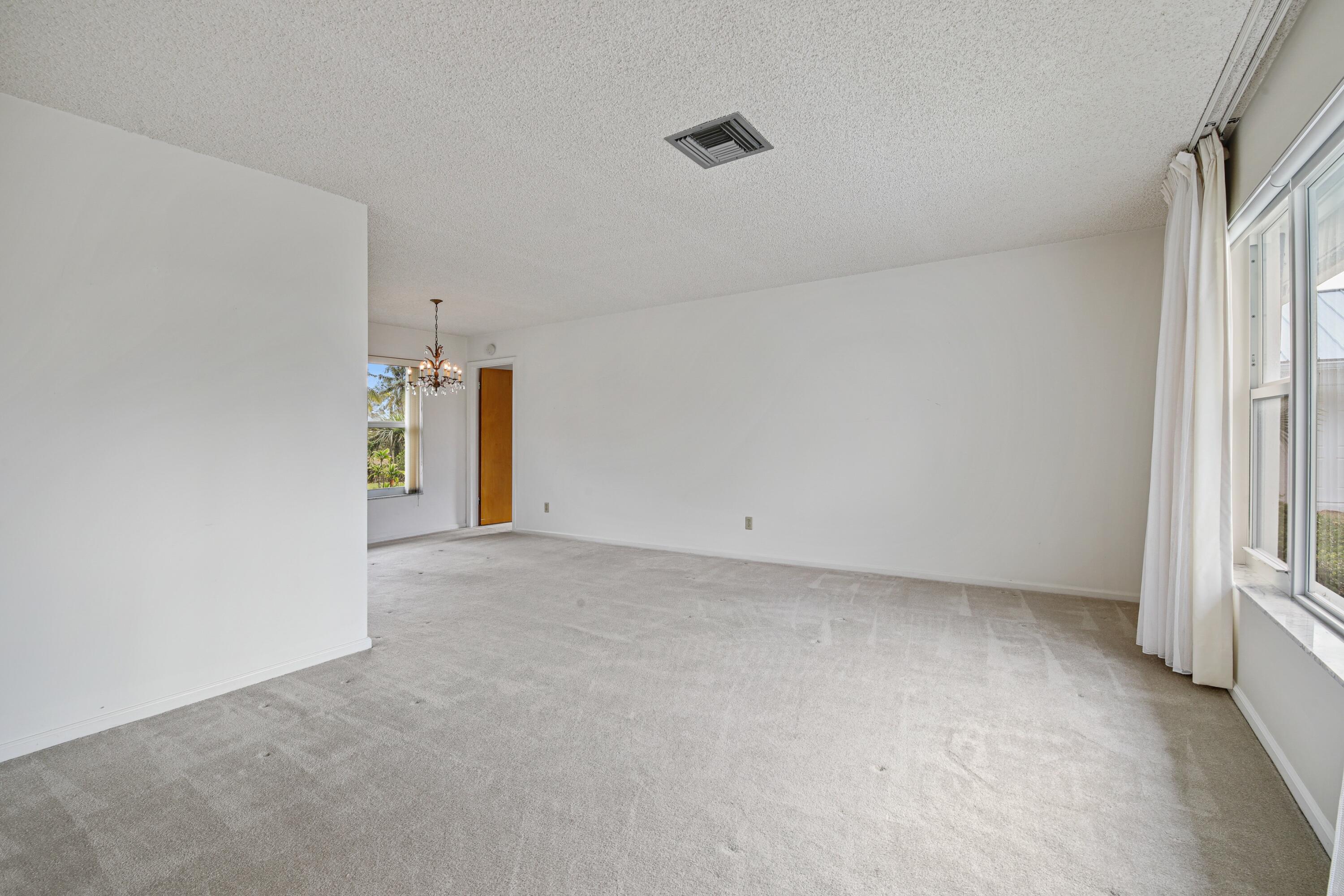 3833 Dogwood Avenue
