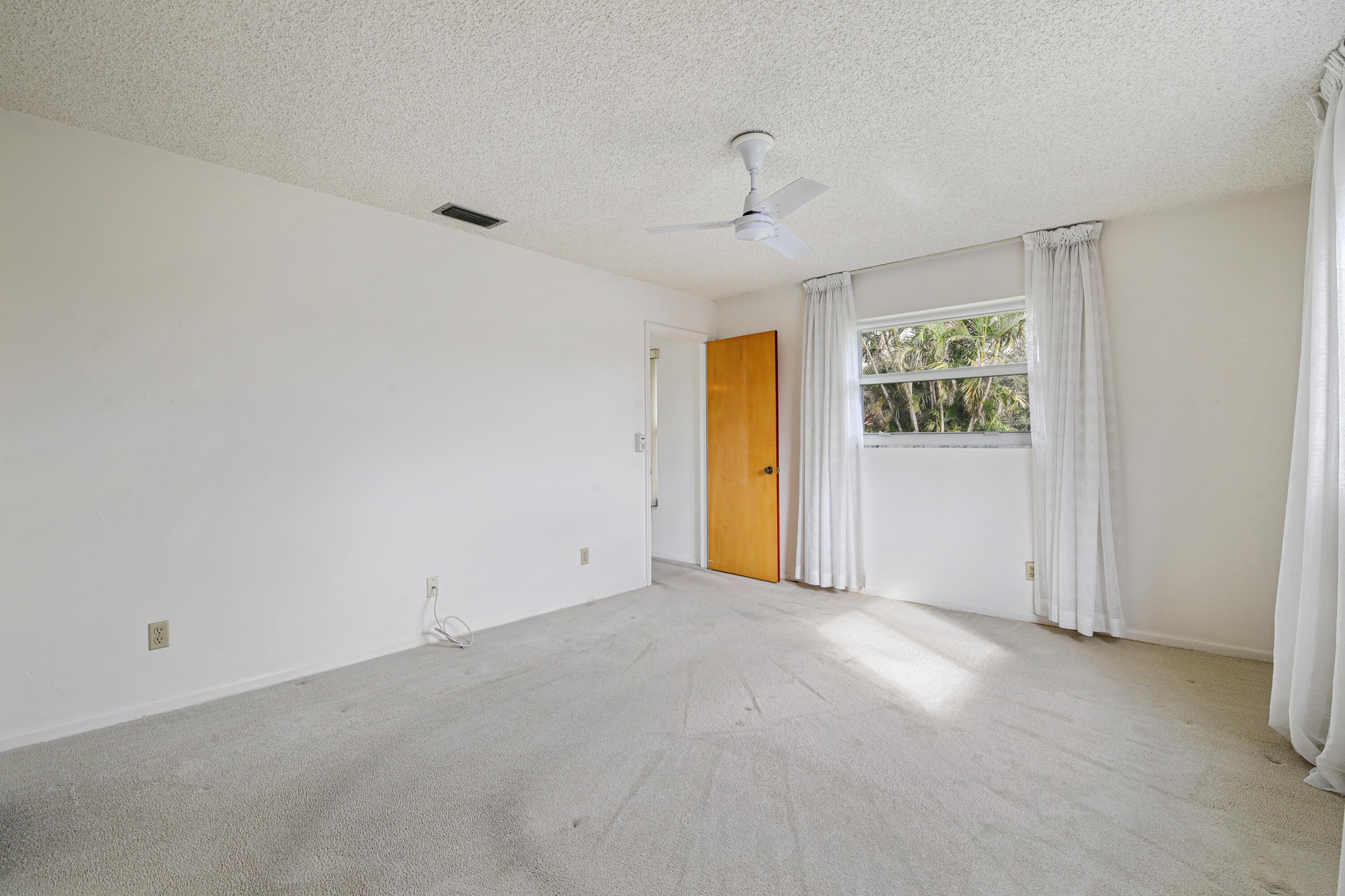 3833 Dogwood Avenue