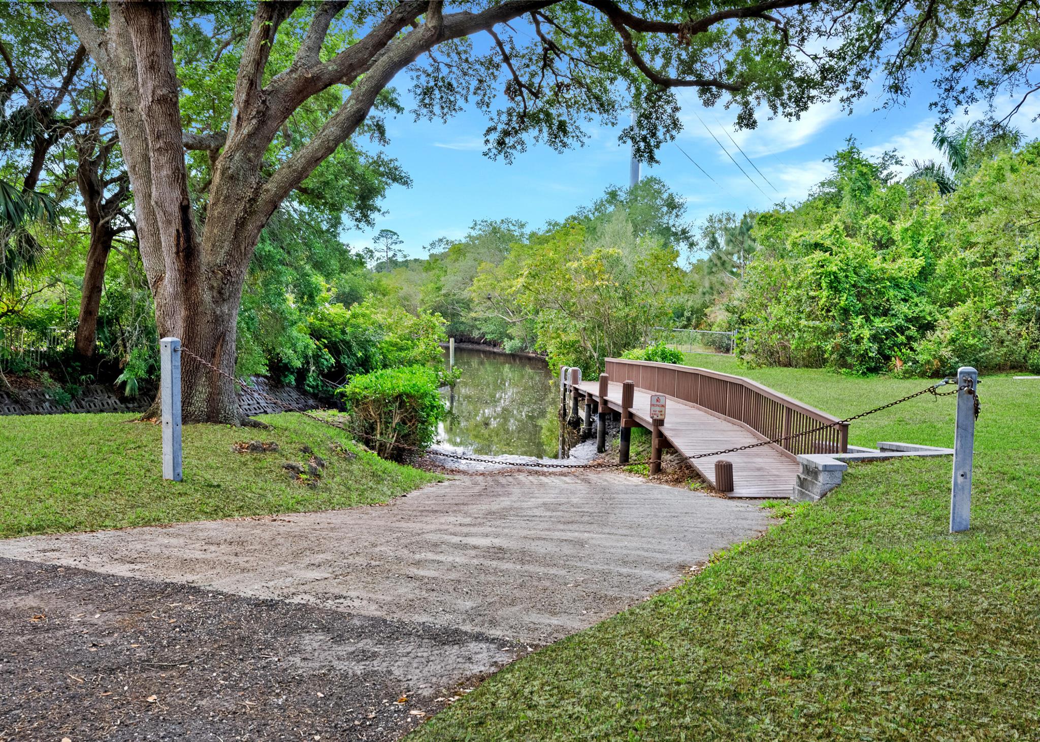 18375 Oak Leaf Court