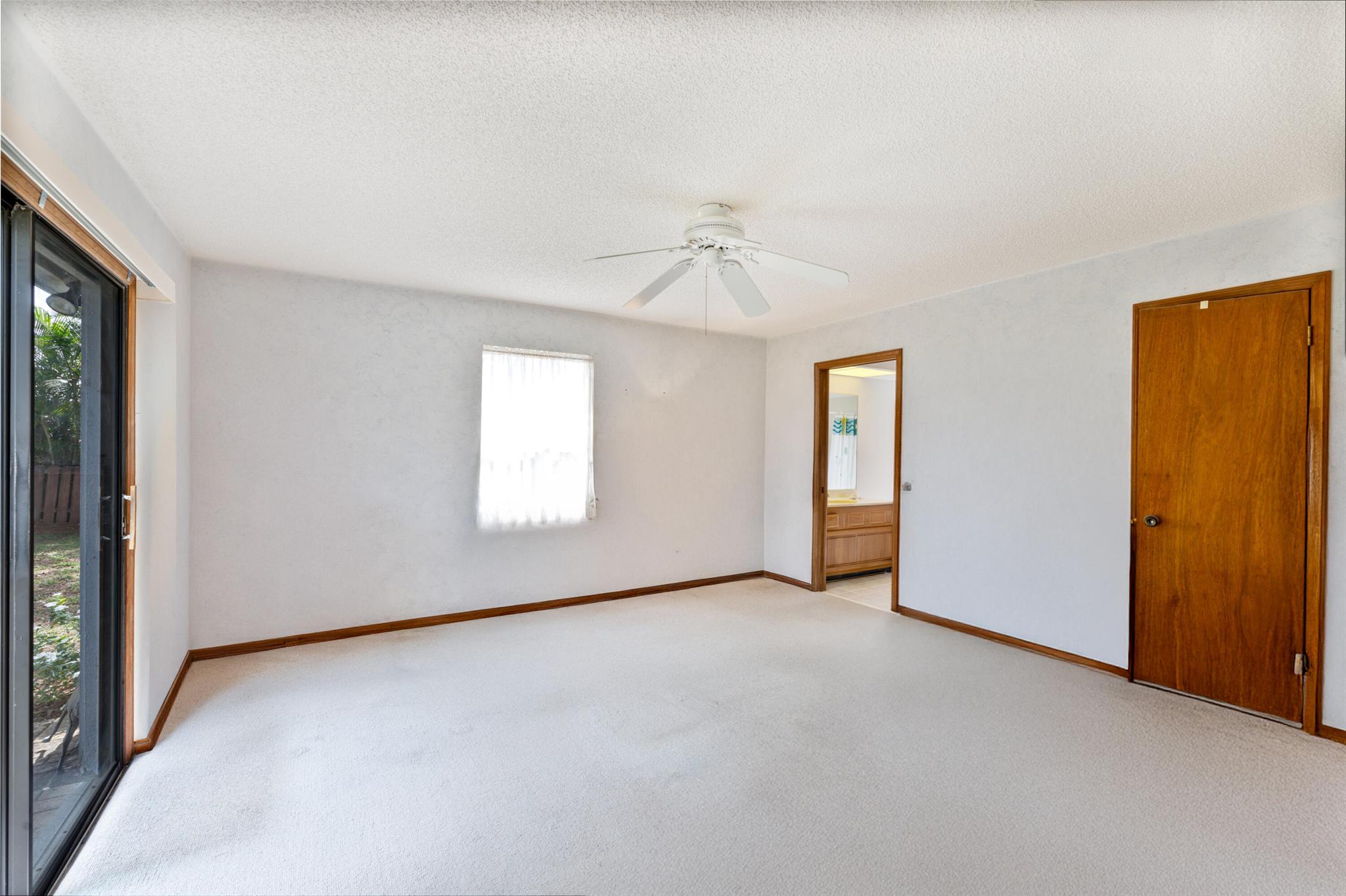 18375 Oak Leaf Court