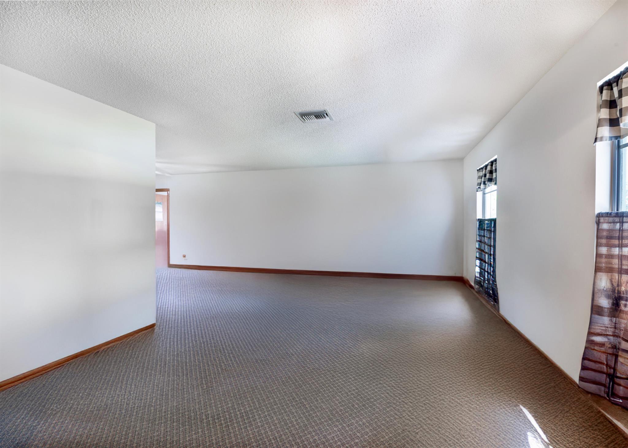 18375 Oak Leaf Court