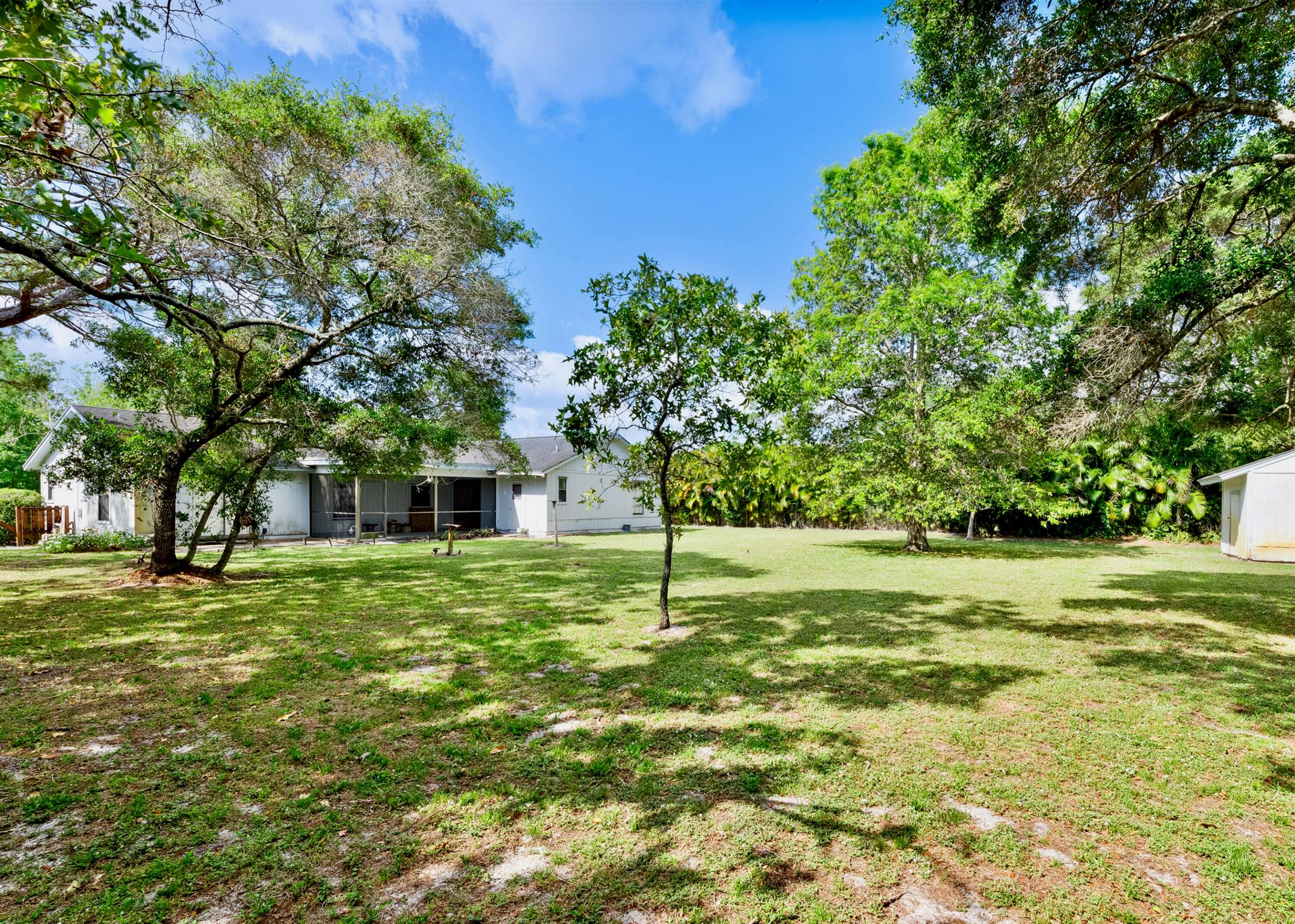 18375 Oak Leaf Court