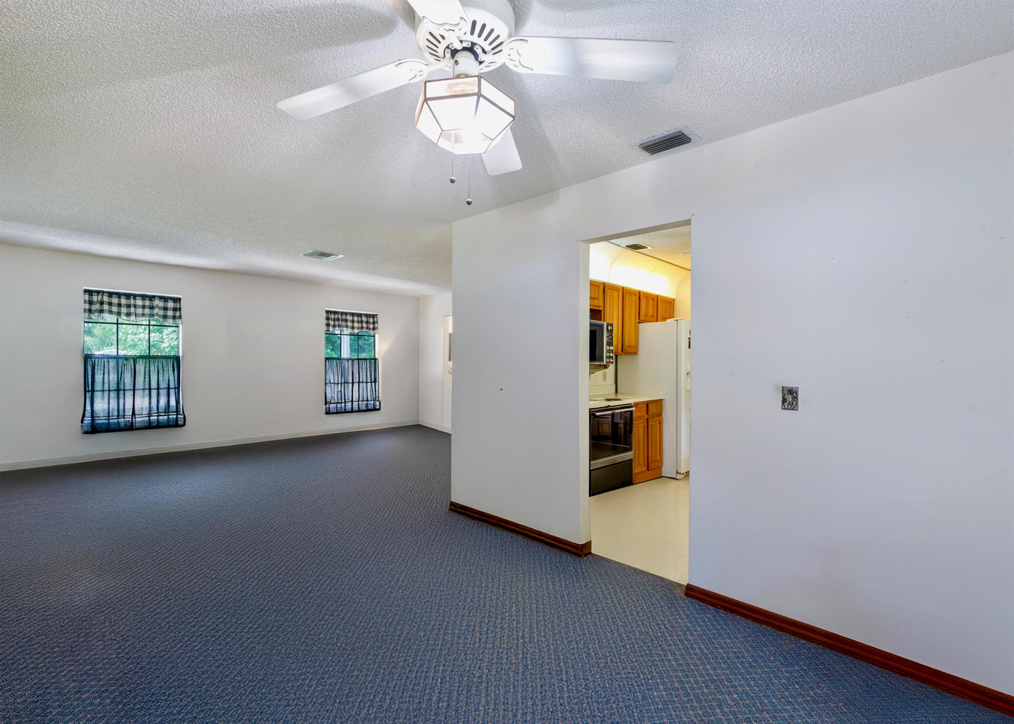 18375 Oak Leaf Court