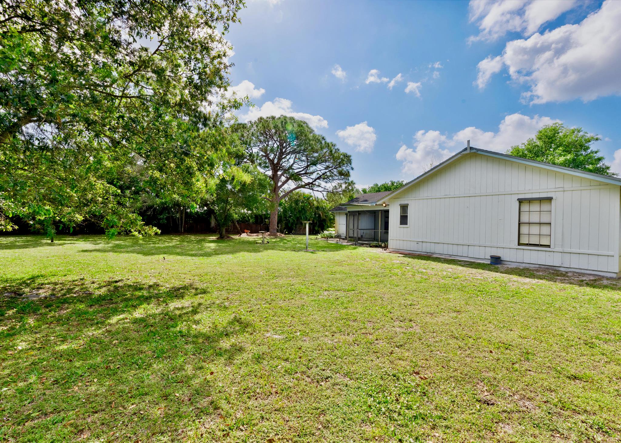 18375 Oak Leaf Court