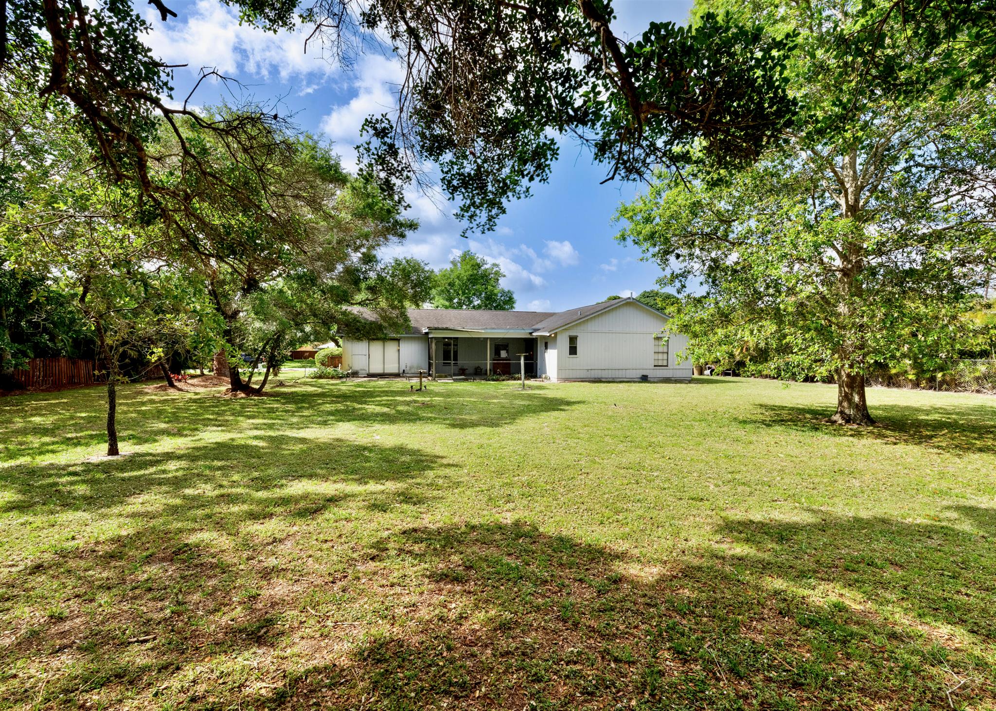 18375 Oak Leaf Court