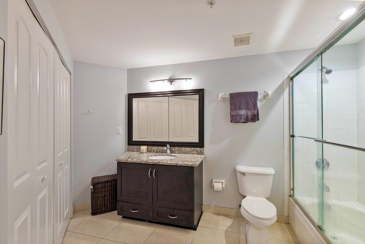 300 Uno Lago Drive 405