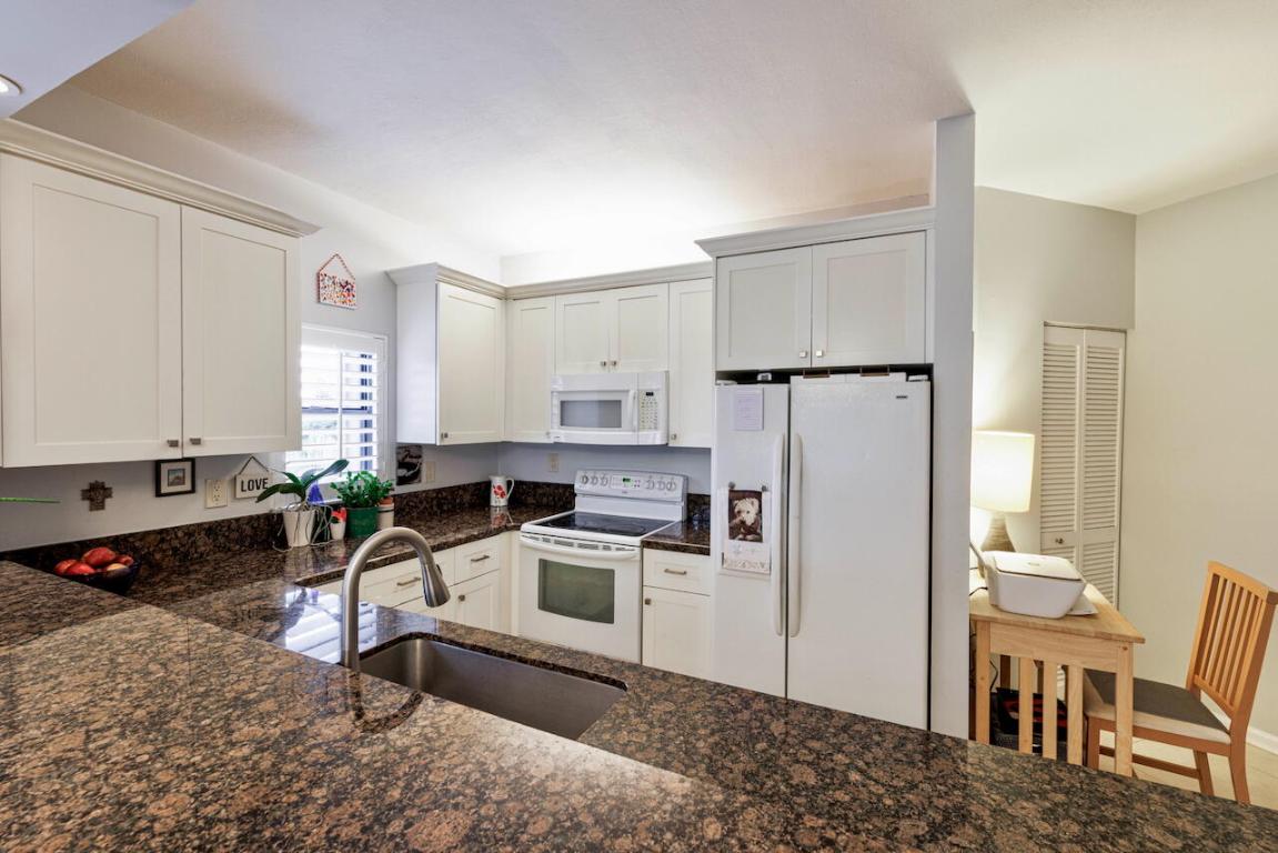 300 Uno Lago Drive 405