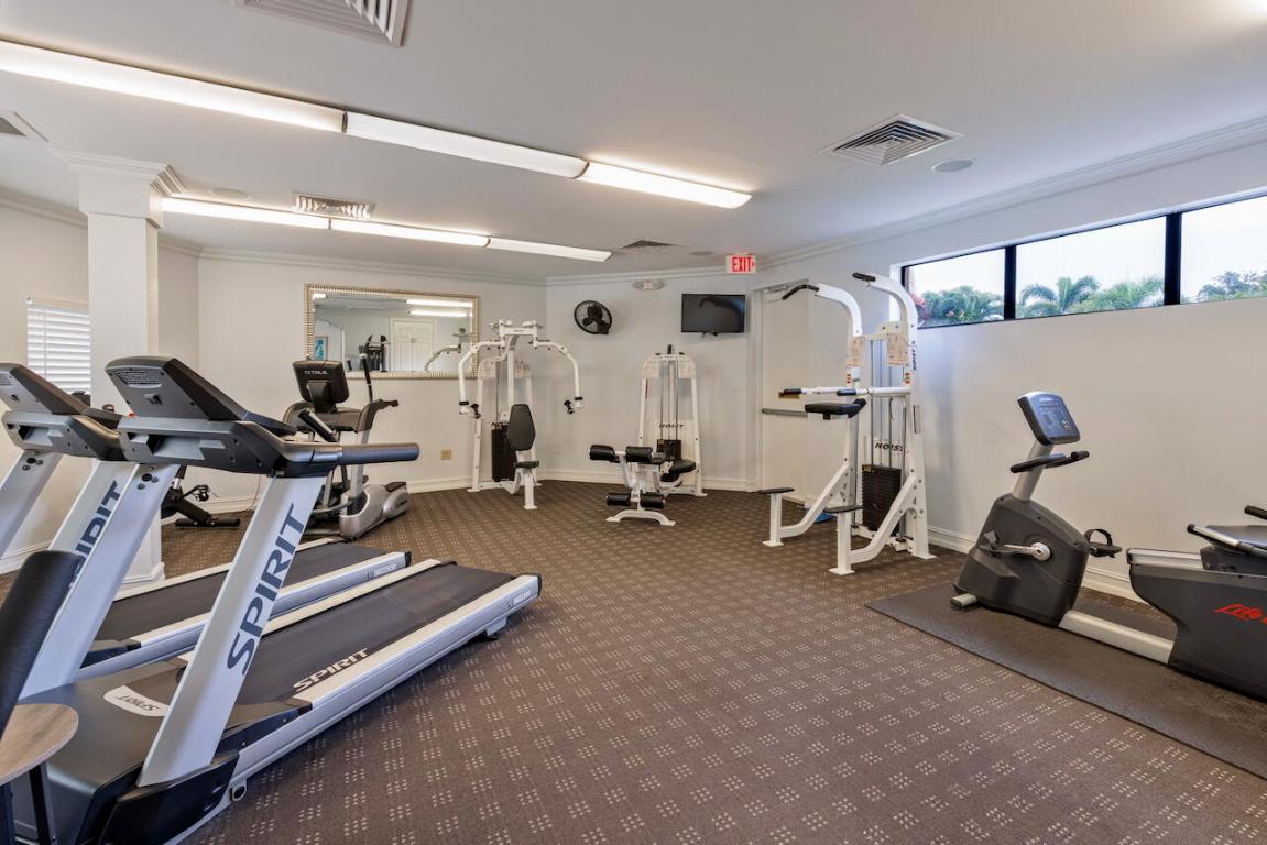 300 Uno Lago Drive 405