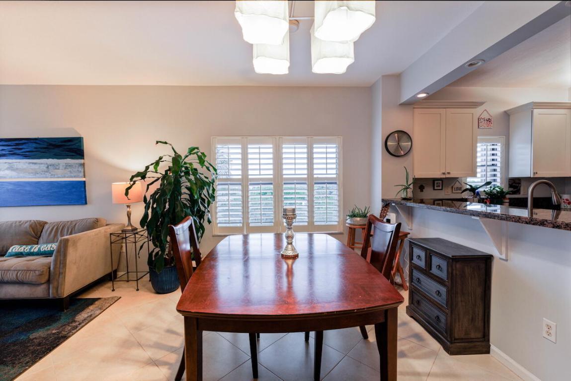 300 Uno Lago Drive 405