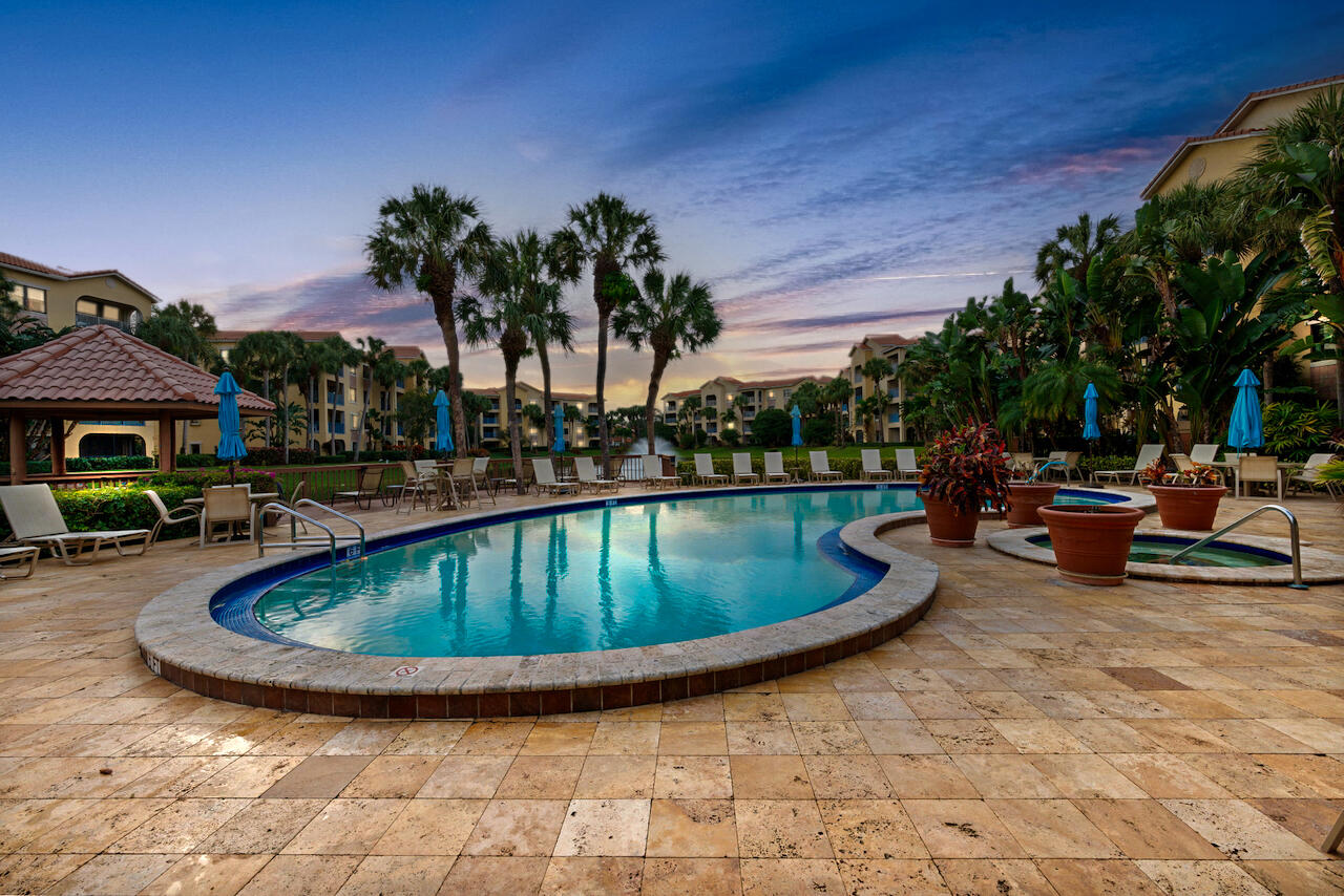 300 Uno Lago Drive 405