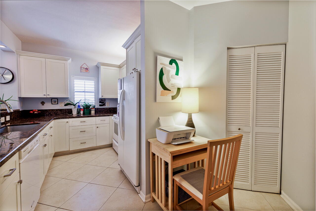 300 Uno Lago Drive 405