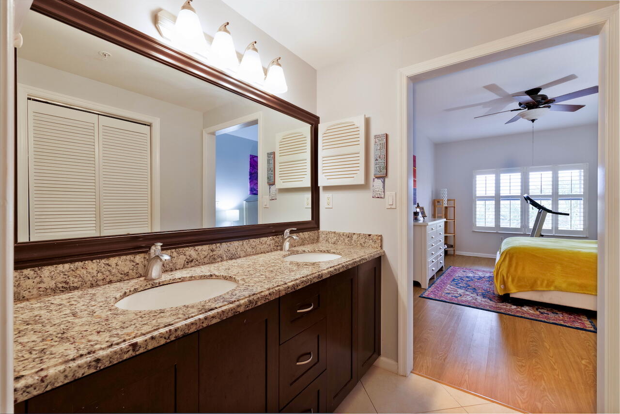 300 Uno Lago Drive 405