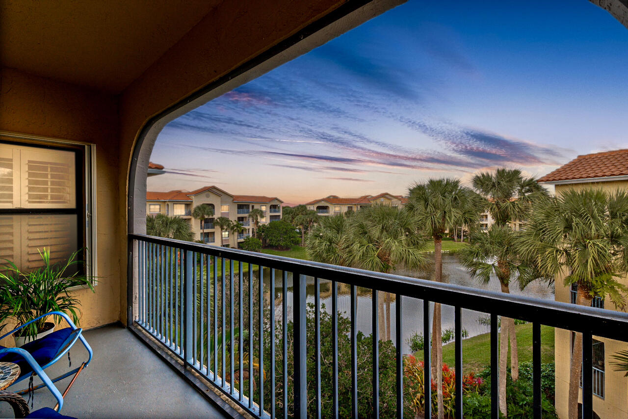 300 Uno Lago Drive 405
