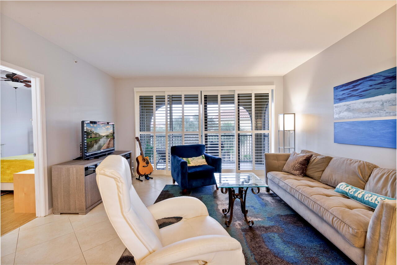 300 Uno Lago Drive 405