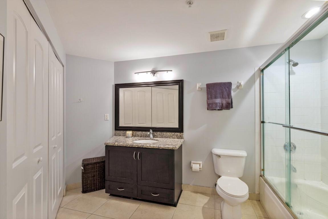 300 Uno Lago Drive 405