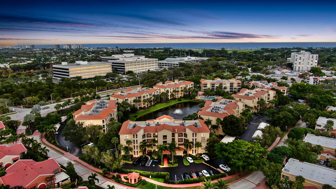 300 Uno Lago Drive 405