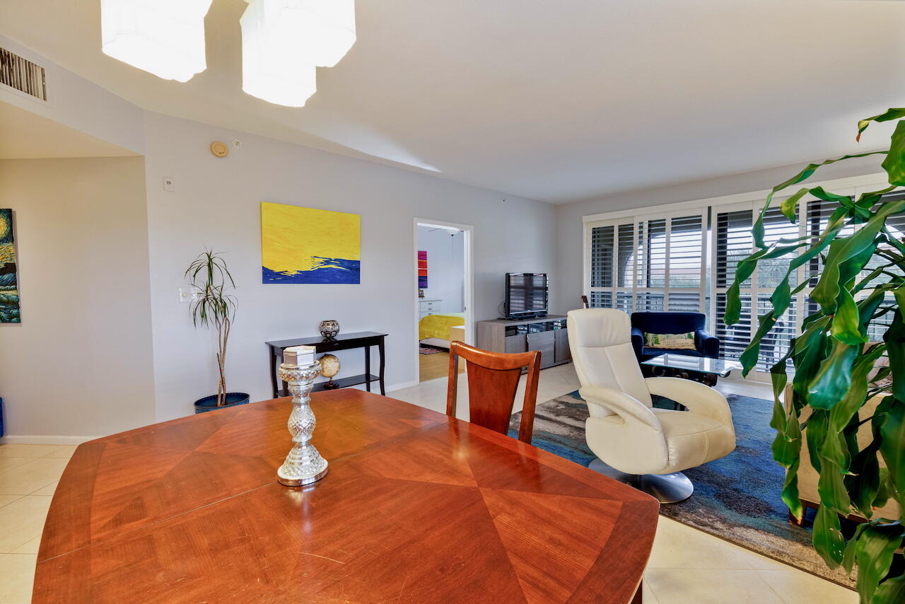 300 Uno Lago Drive 405