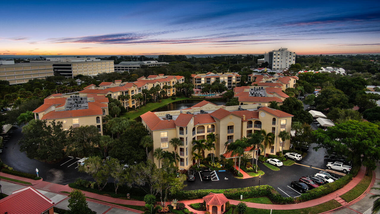 300 Uno Lago Drive 405