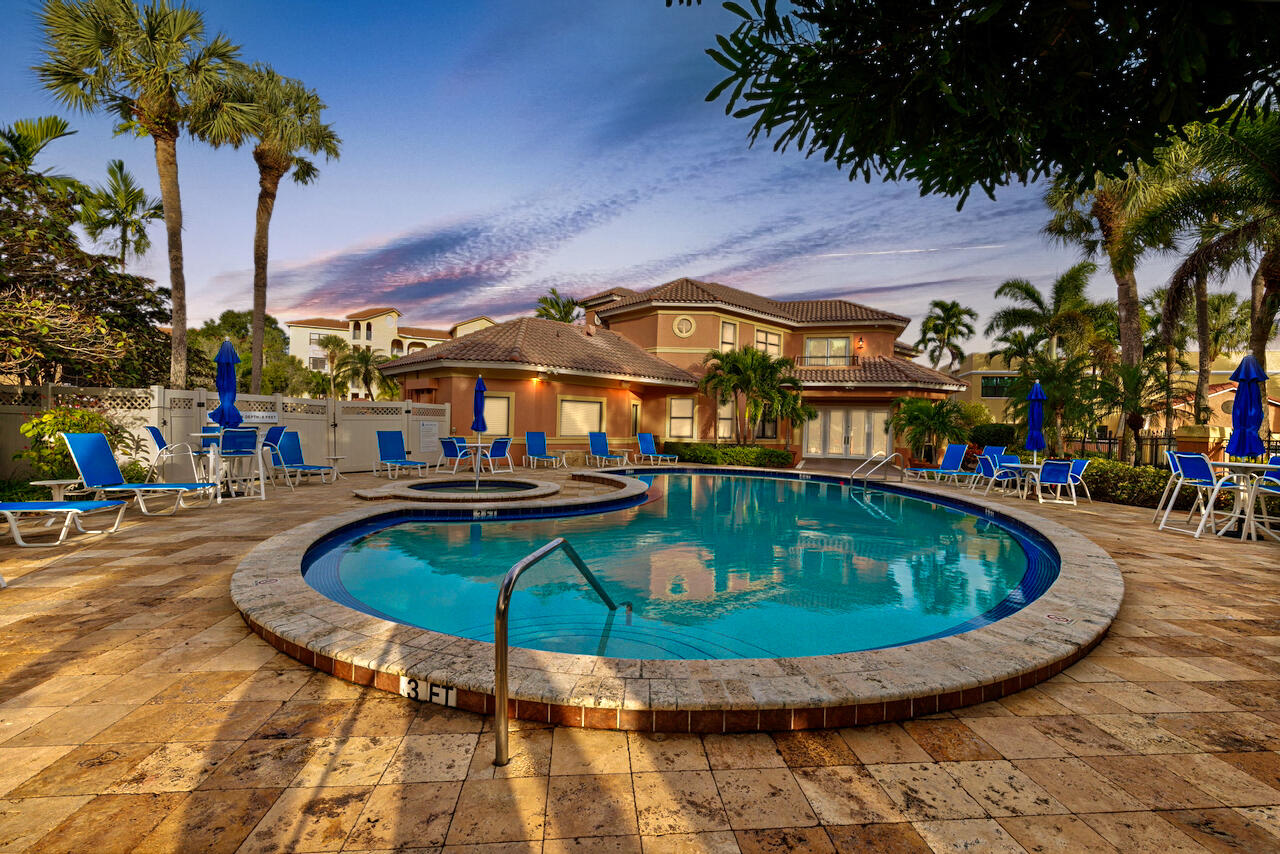 300 Uno Lago Drive 405