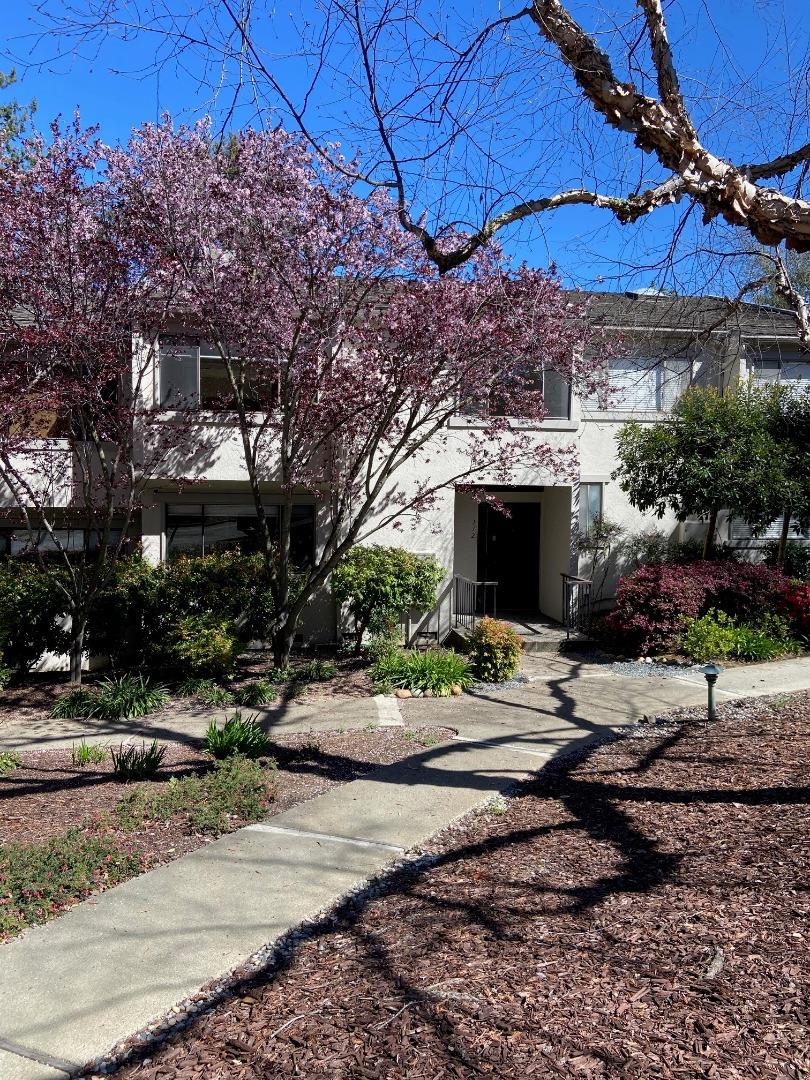 112 Sand Hill Circle