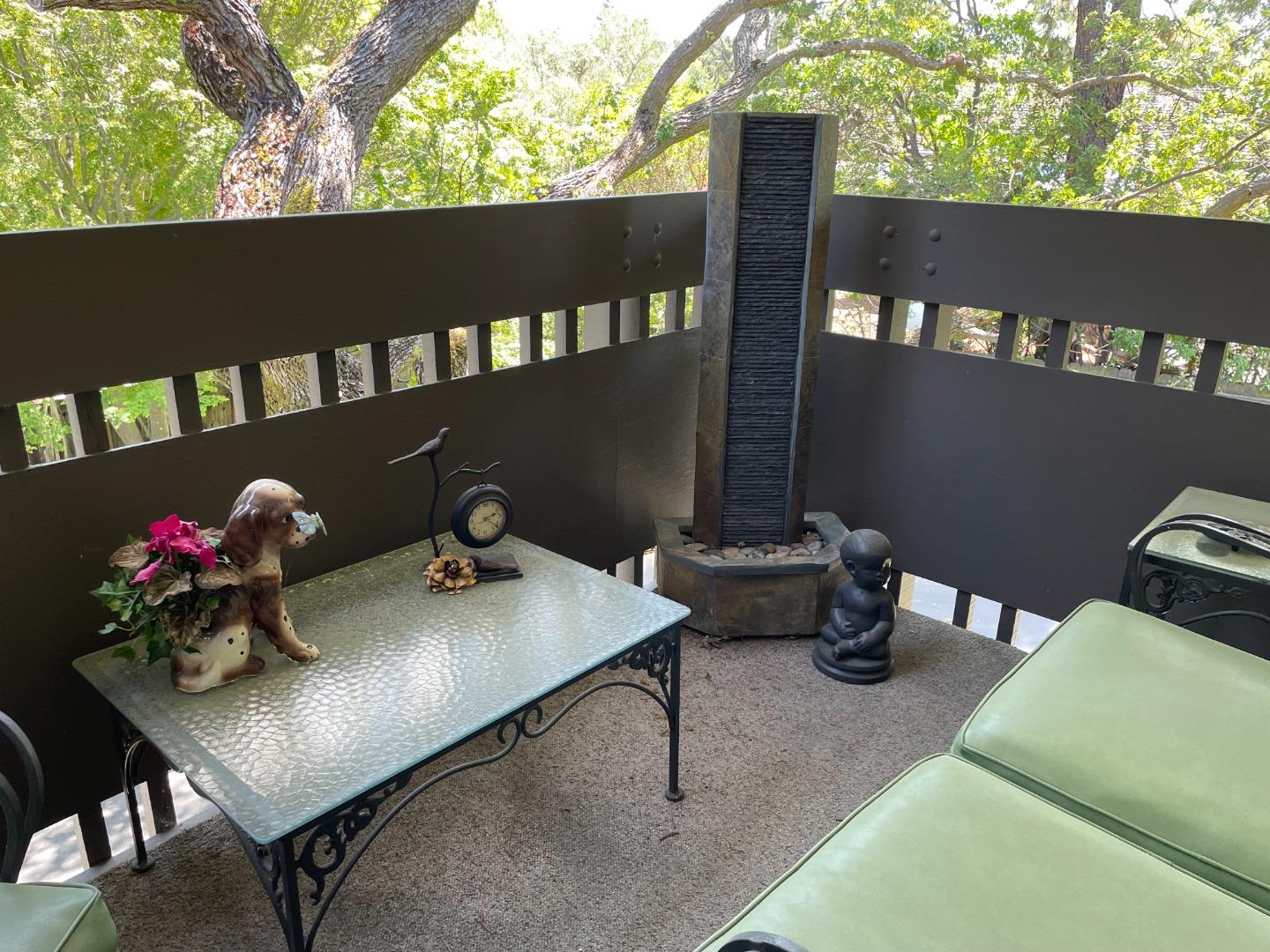 2140 Santa Cruz Avenue 201