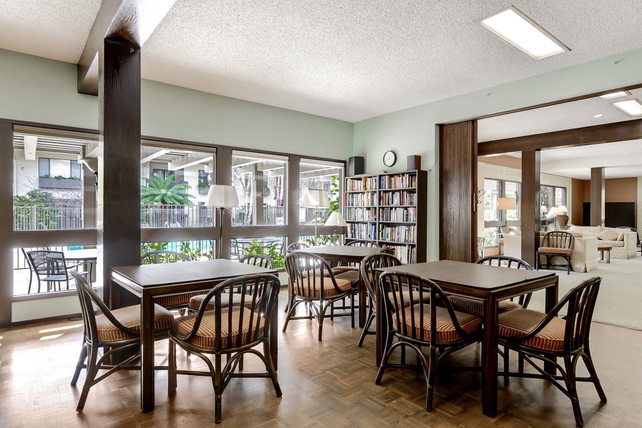 2140 Santa Cruz Avenue 201