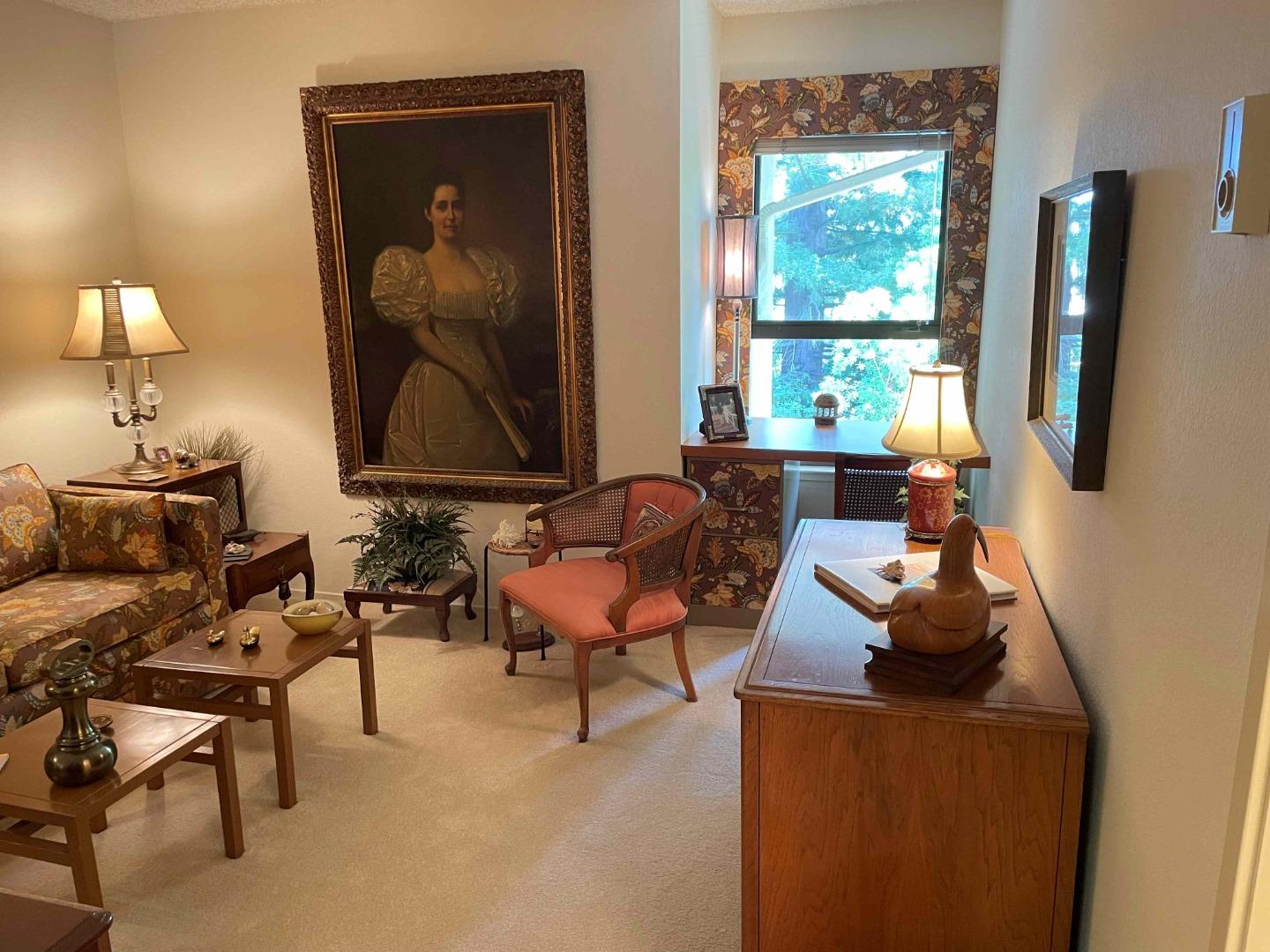 2140 Santa Cruz Avenue 201