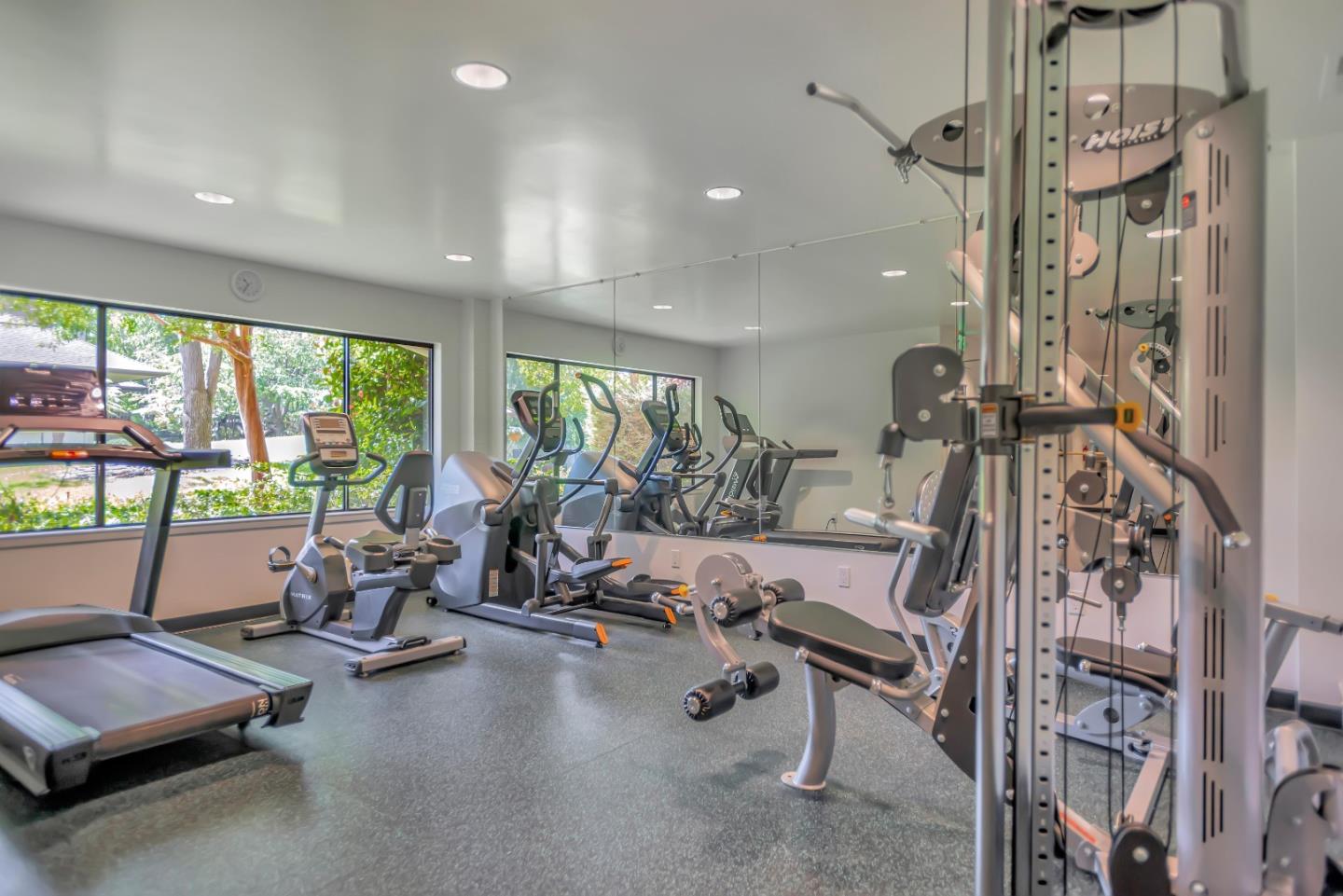 2140 Santa Cruz Avenue E109