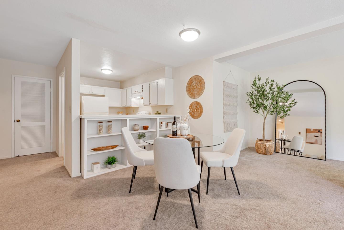 2140 Santa Cruz Avenue B108