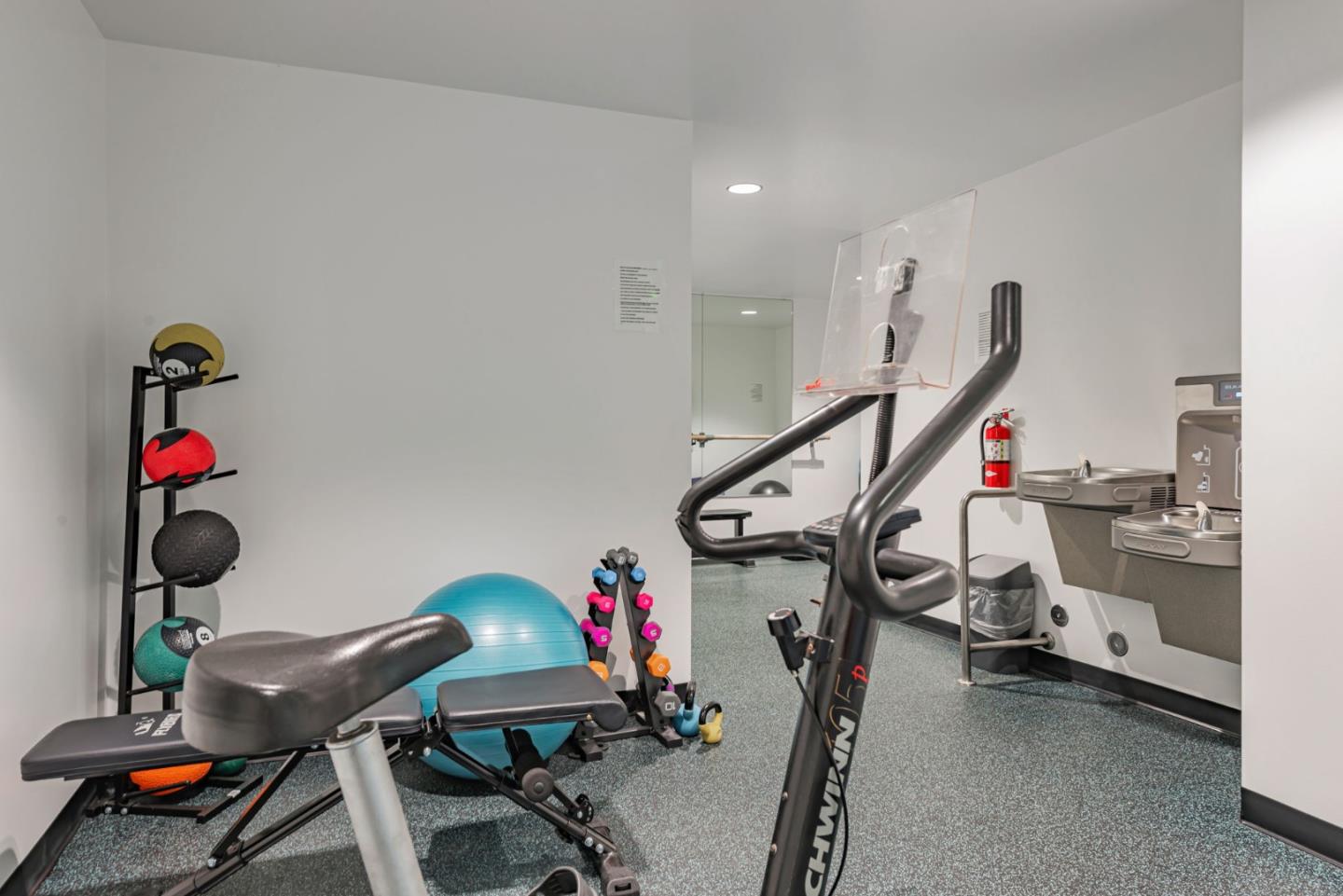 2140 Santa Cruz Avenue B108