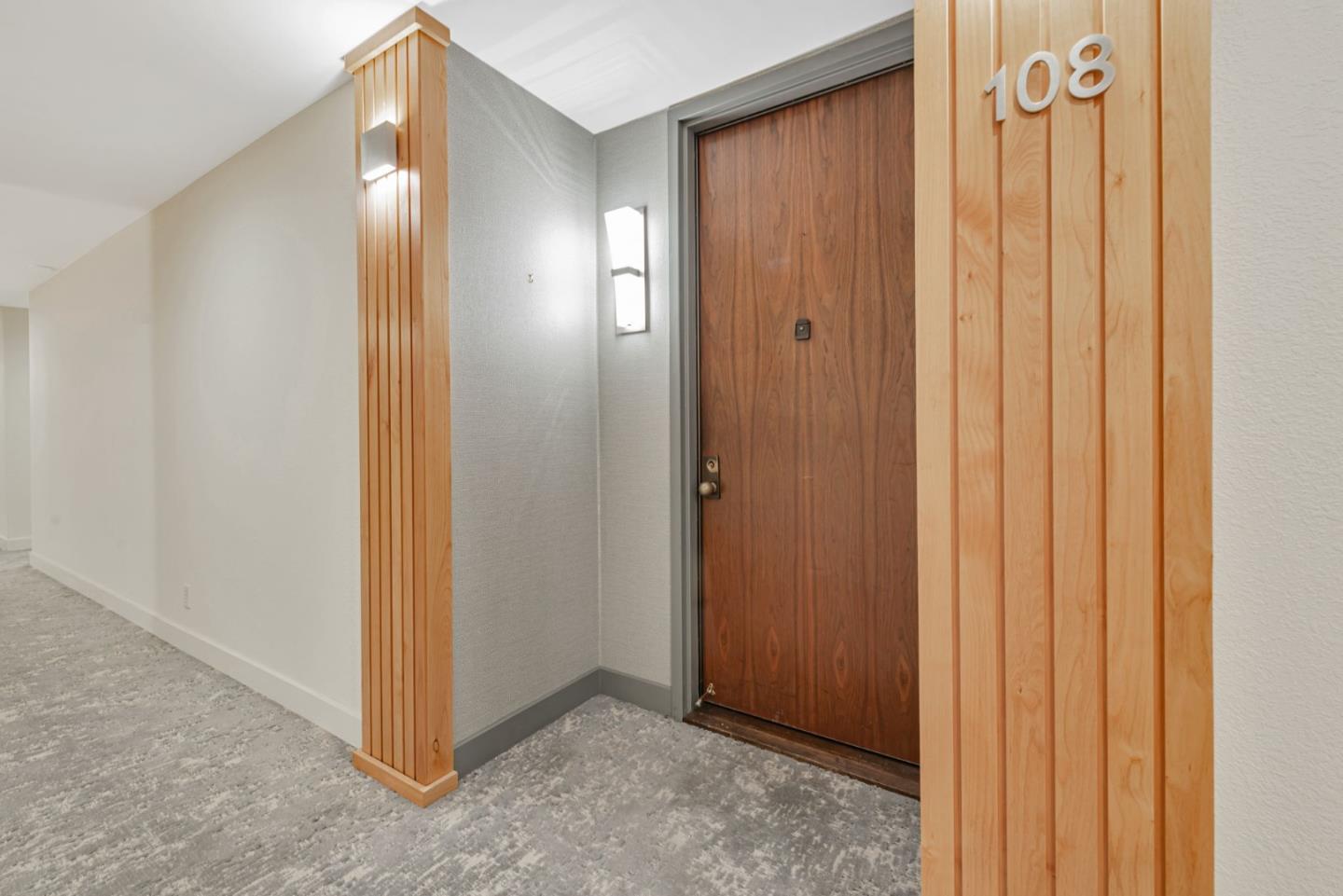 2140 Santa Cruz Avenue B108