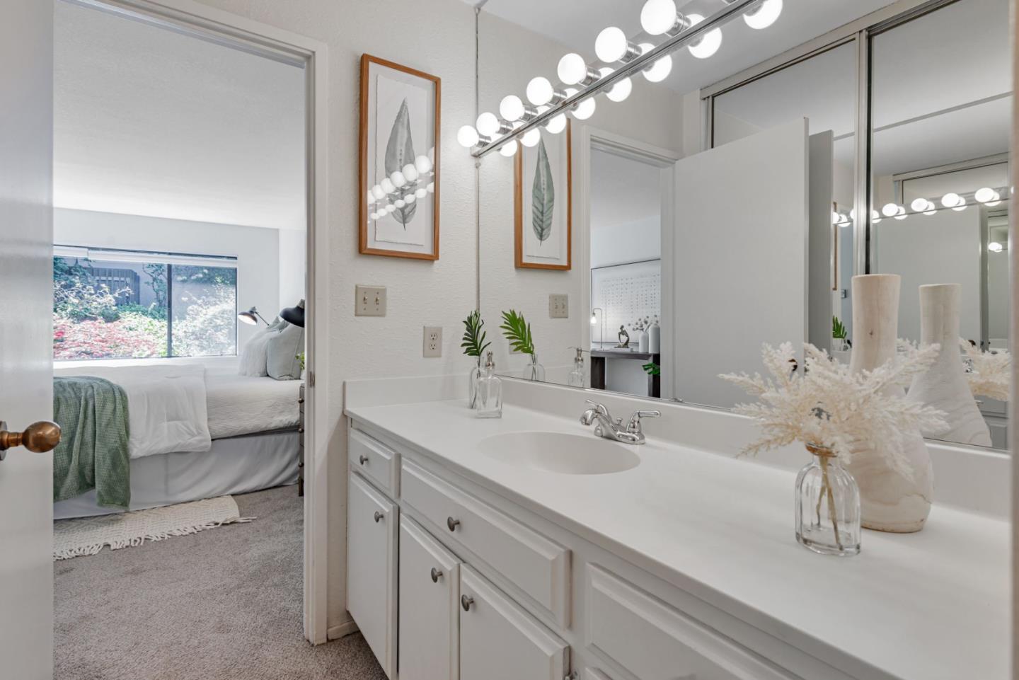 2140 Santa Cruz Avenue B108