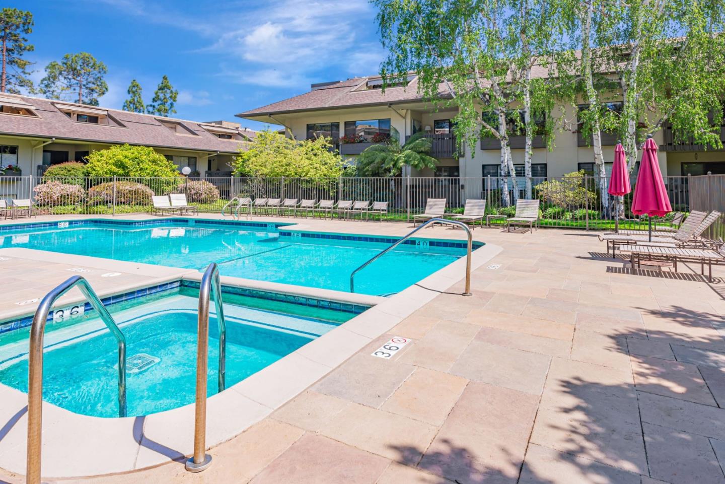 2140 Santa Cruz Avenue B108