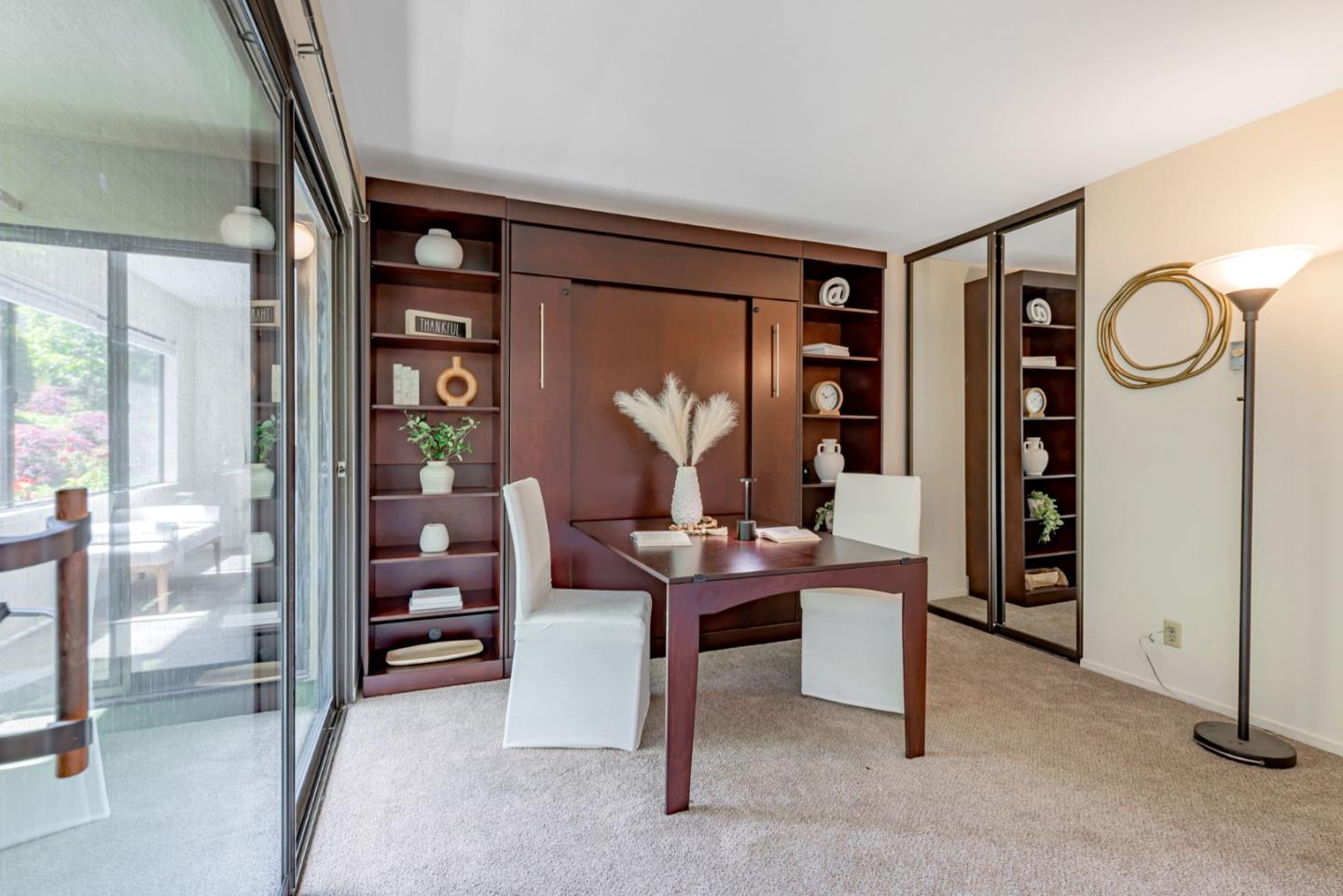 2140 Santa Cruz Avenue B108