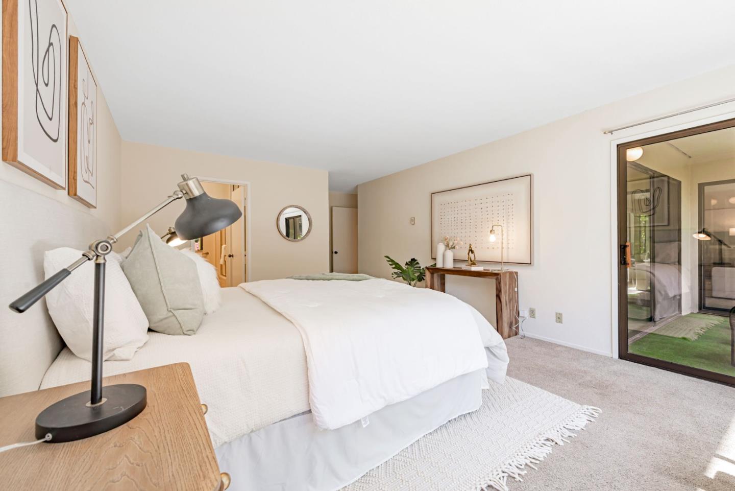 2140 Santa Cruz Avenue B108