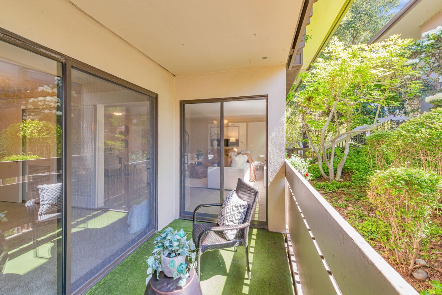 2140 Santa Cruz Avenue B108