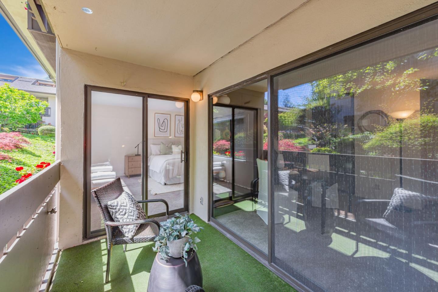 2140 Santa Cruz Avenue B108