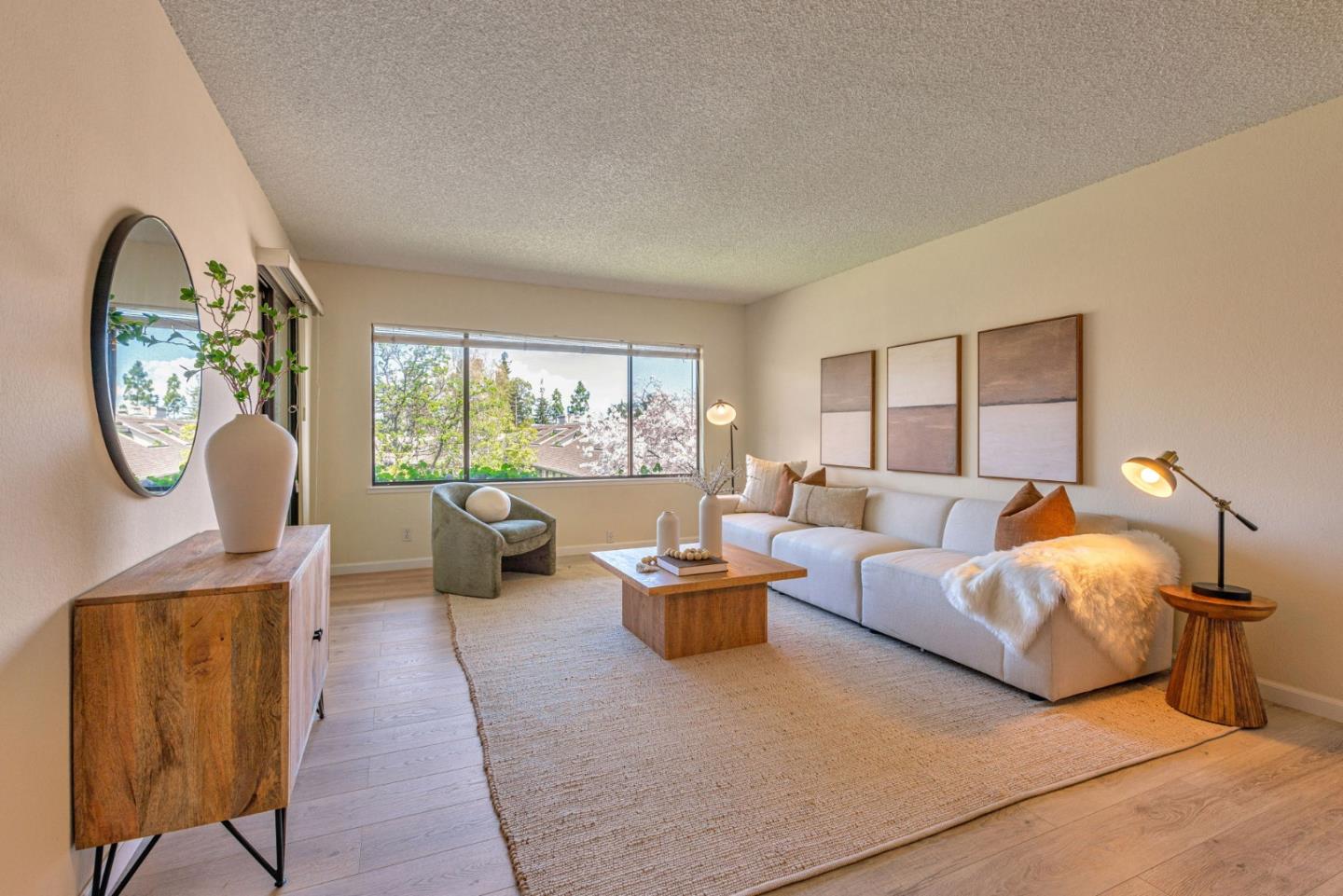 2140 Santa Cruz Avenue D207